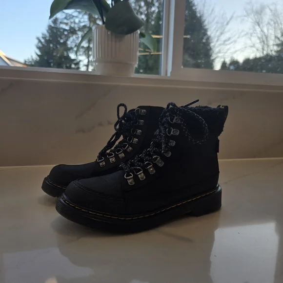 Black Dr. MARTENS kids size 3 - Picture 11 of 12